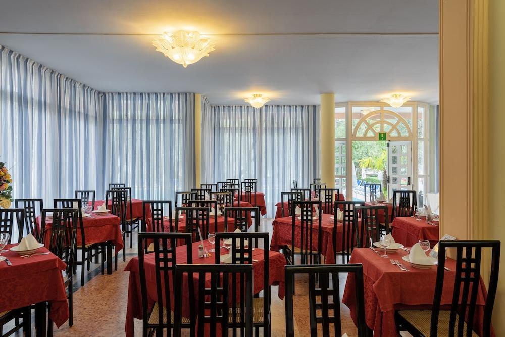 Hotel Royal Garda  Esterno foto