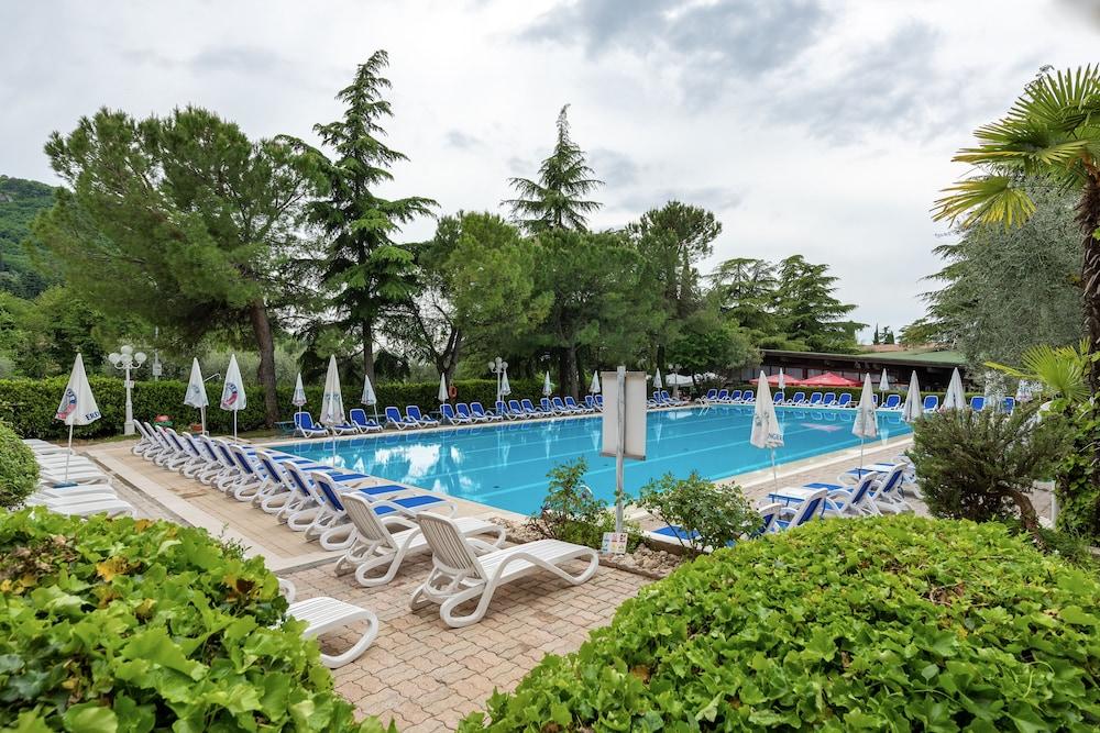 Hotel Royal Garda  Esterno foto