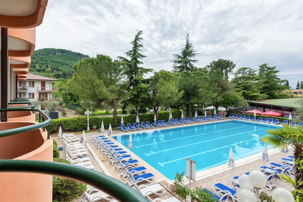 Hotel Royal Garda  Esterno foto