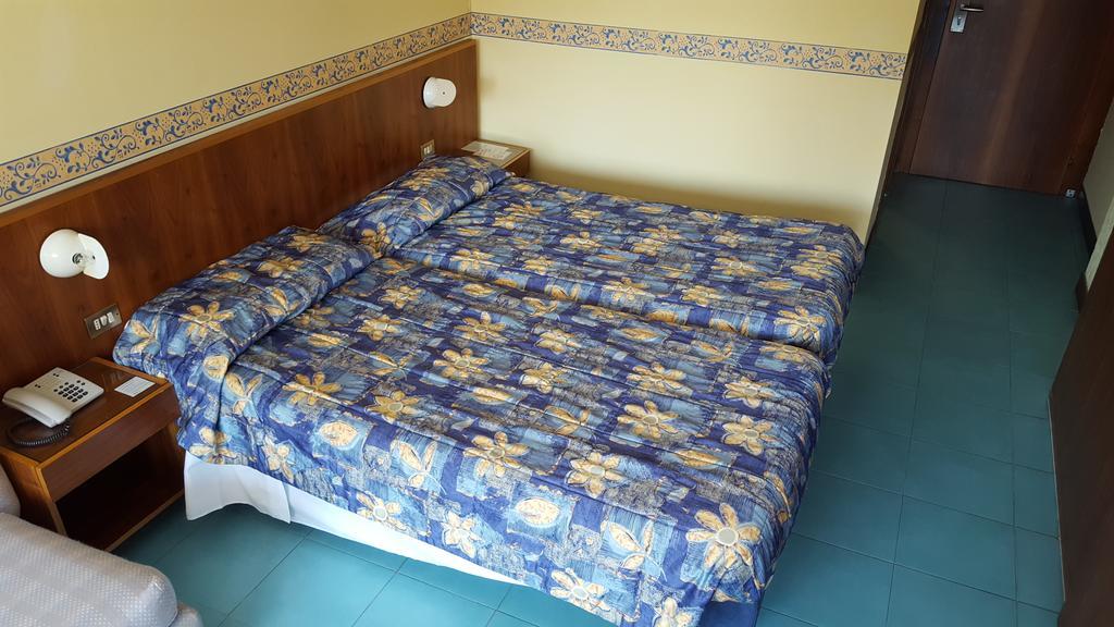 Hotel Royal Garda  Esterno foto