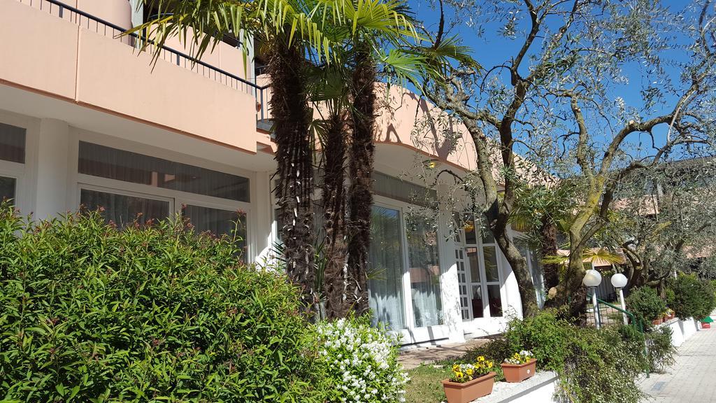 Hotel Royal Garda  Esterno foto